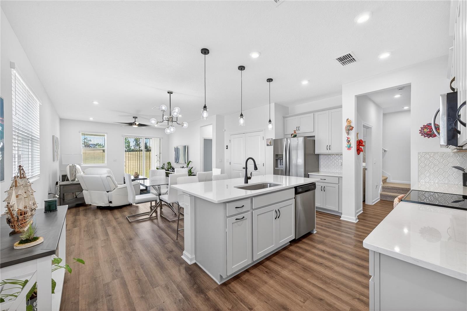 Image 4 of 39 For 2586 Royal Jasmine Court