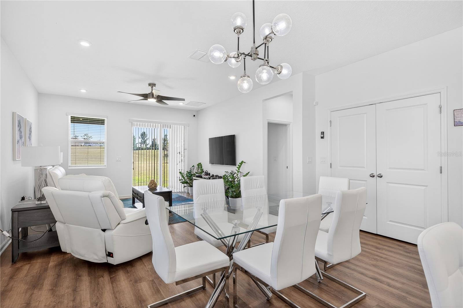 Image 8 of 39 For 2586 Royal Jasmine Court