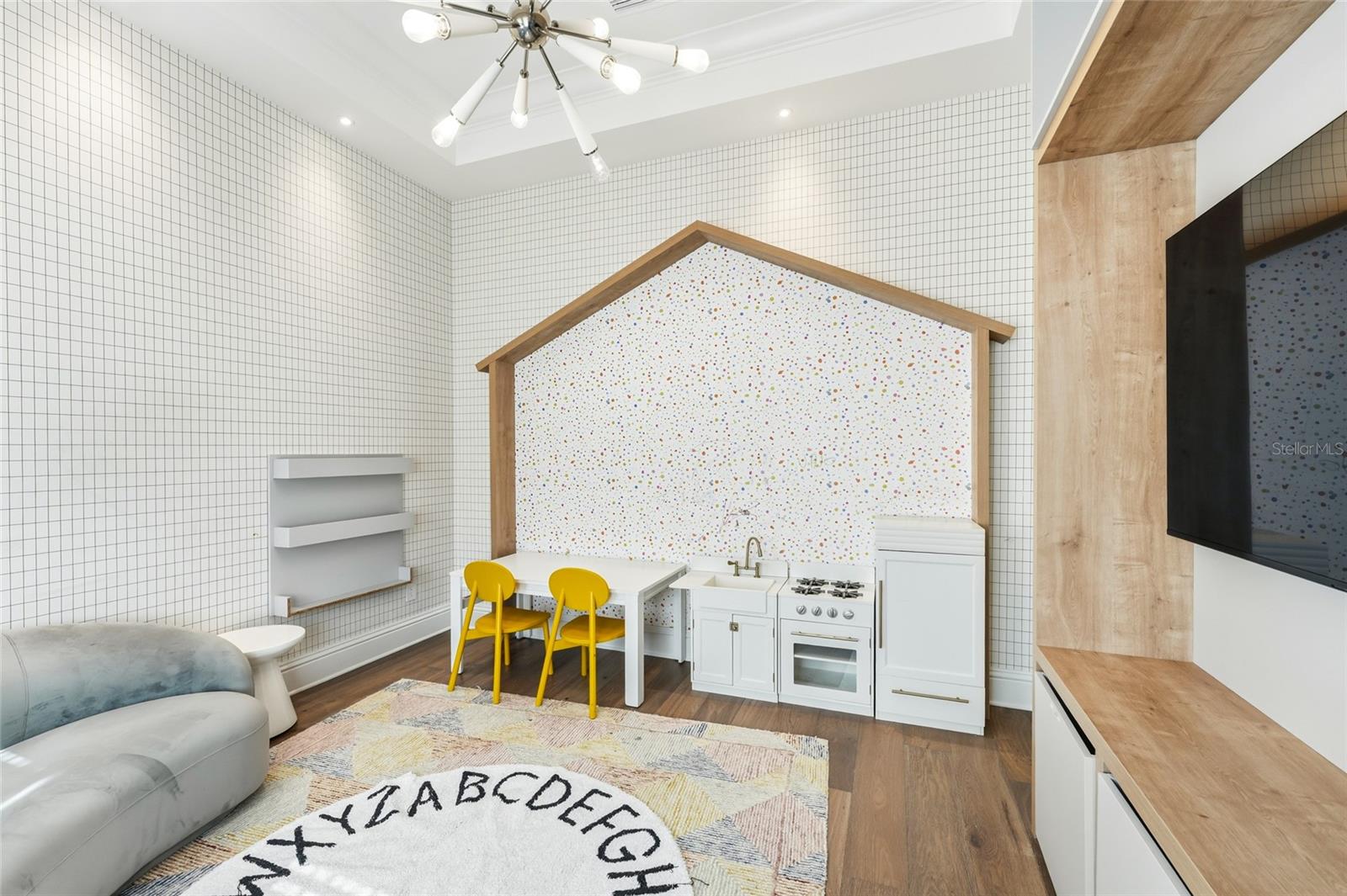 Image 14 of 30 For 1002 Down Reserve Court