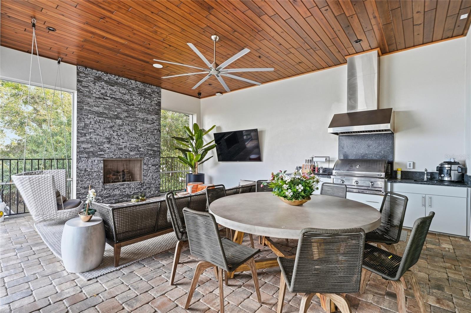 Image 21 of 30 For 1002 Down Reserve Court