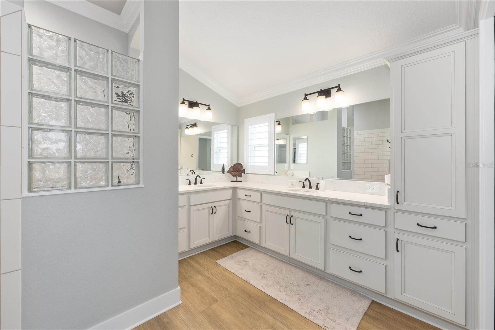 Image 29 of 57 For 2140 Biller Circle