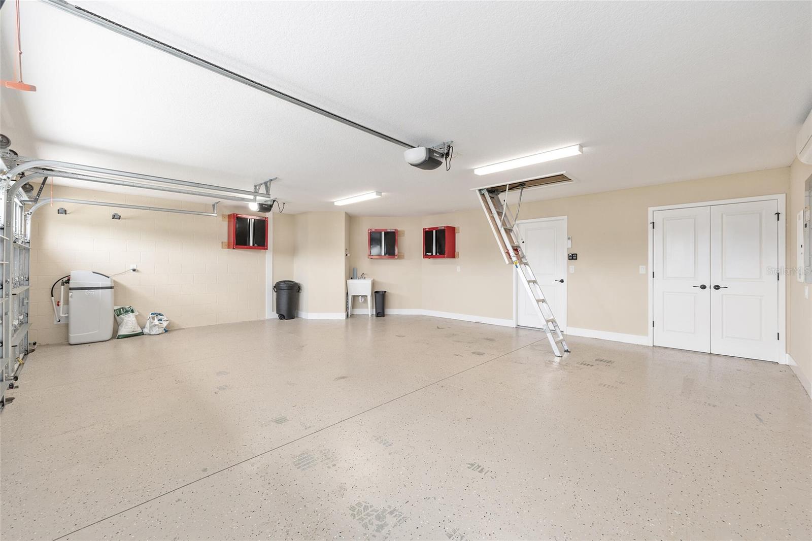 Image 38 of 57 For 2140 Biller Circle