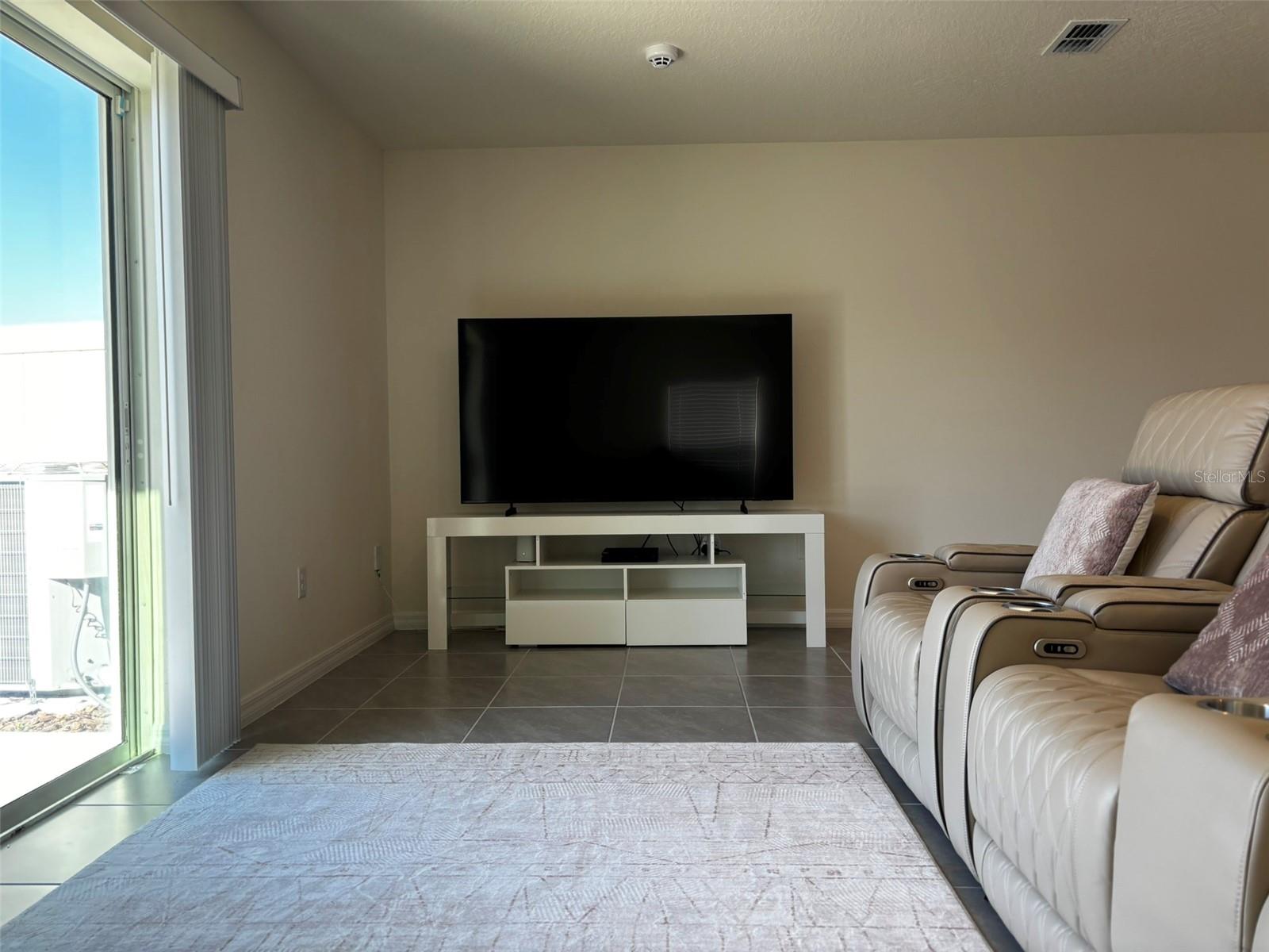 Image 3 of 38 For 520 Zinfandel Drive