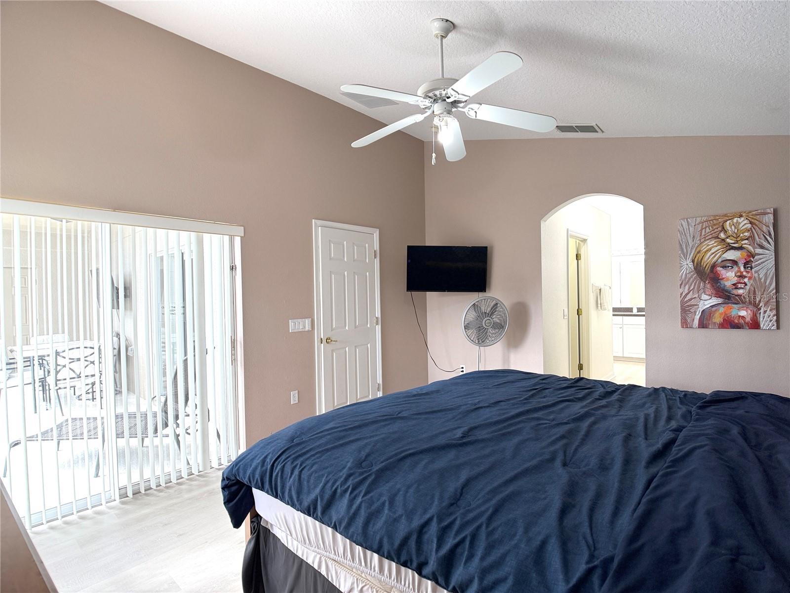 Image 12 of 31 For 353 Kensington Drive