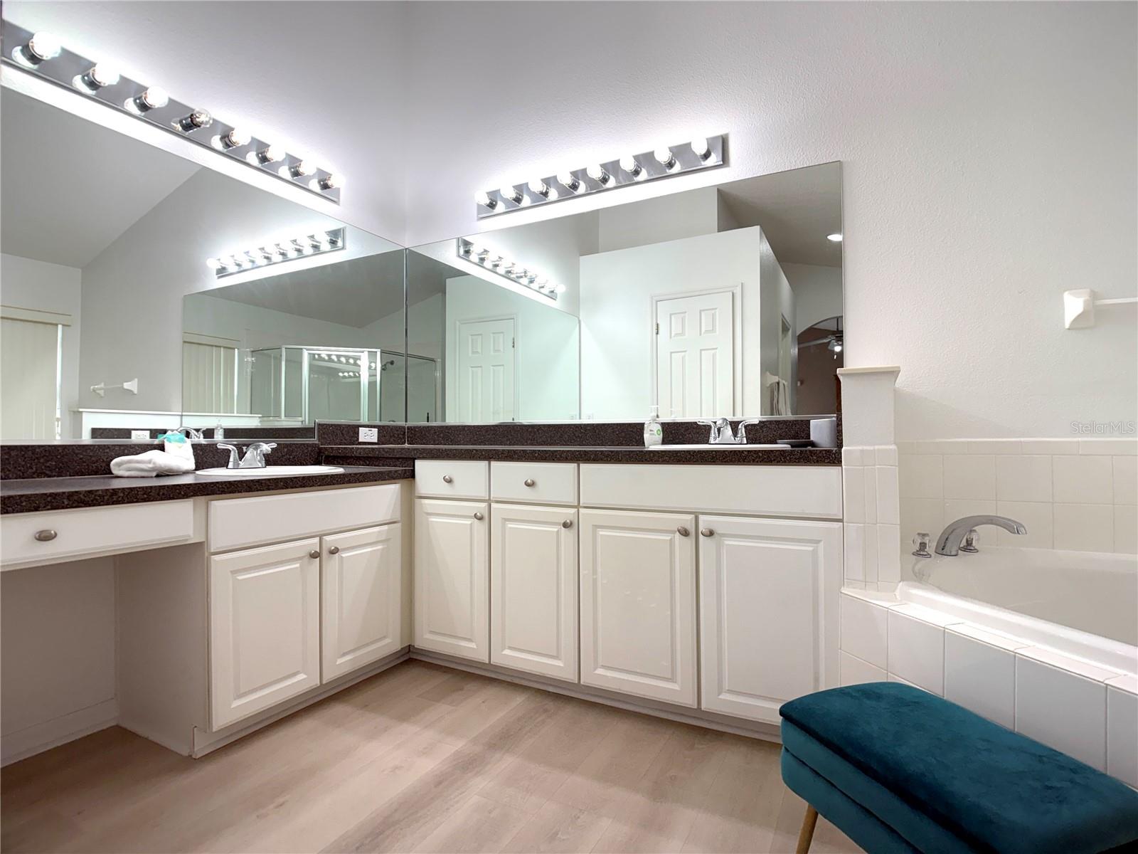 Image 15 of 31 For 353 Kensington Drive