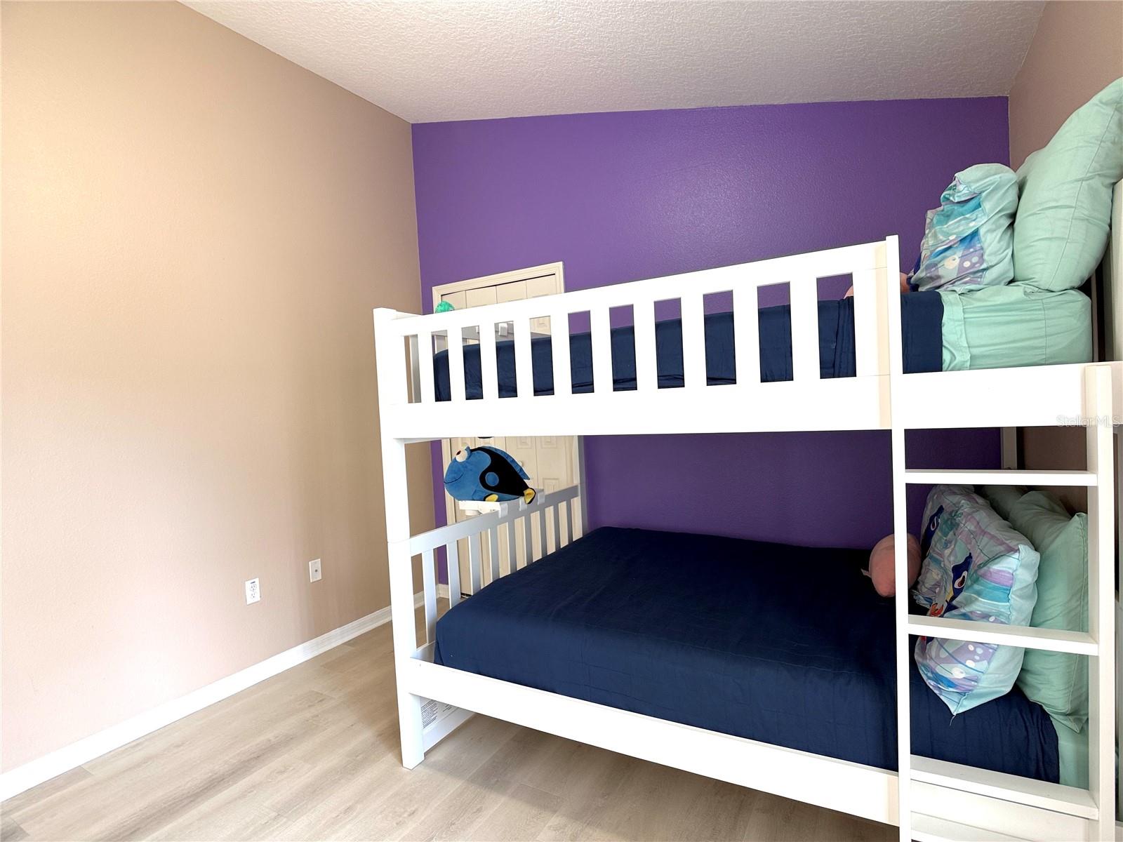 Image 21 of 31 For 353 Kensington Drive