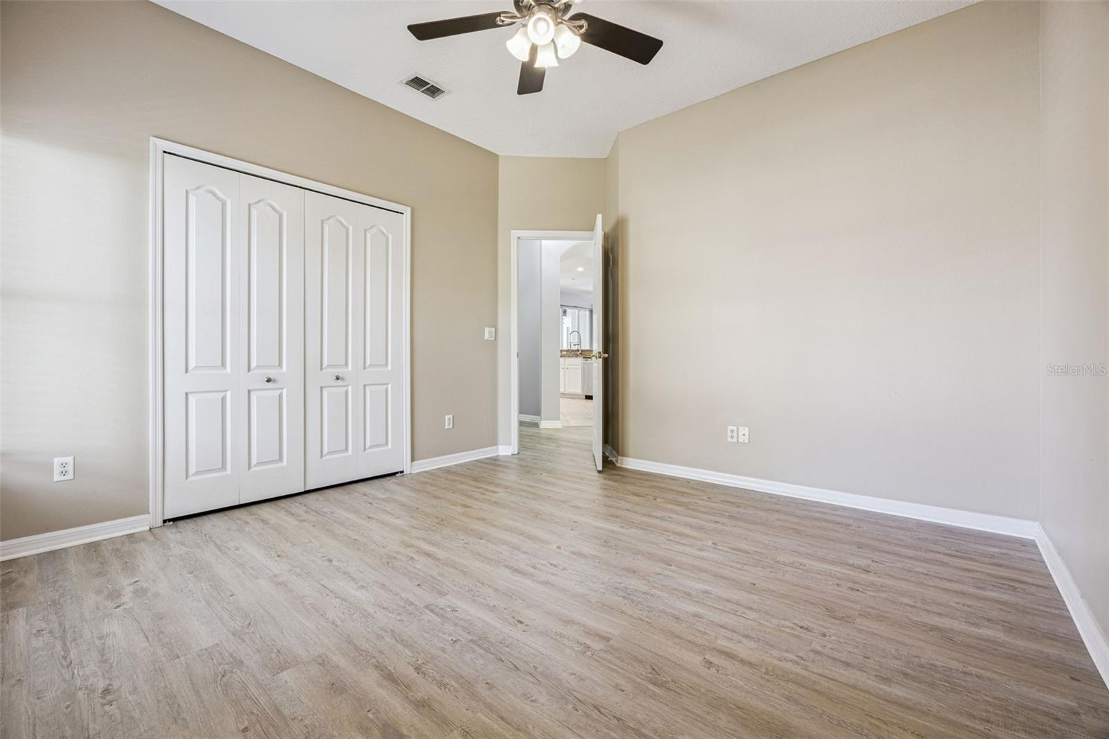 Image 21 of 35 For 111 Bismark Court