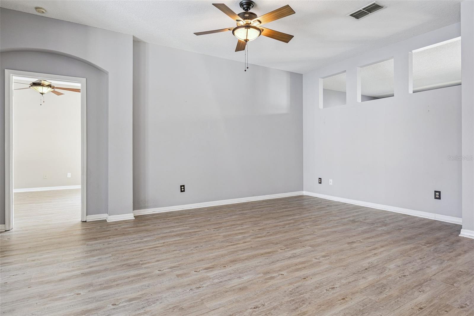 Image 24 of 35 For 111 Bismark Court