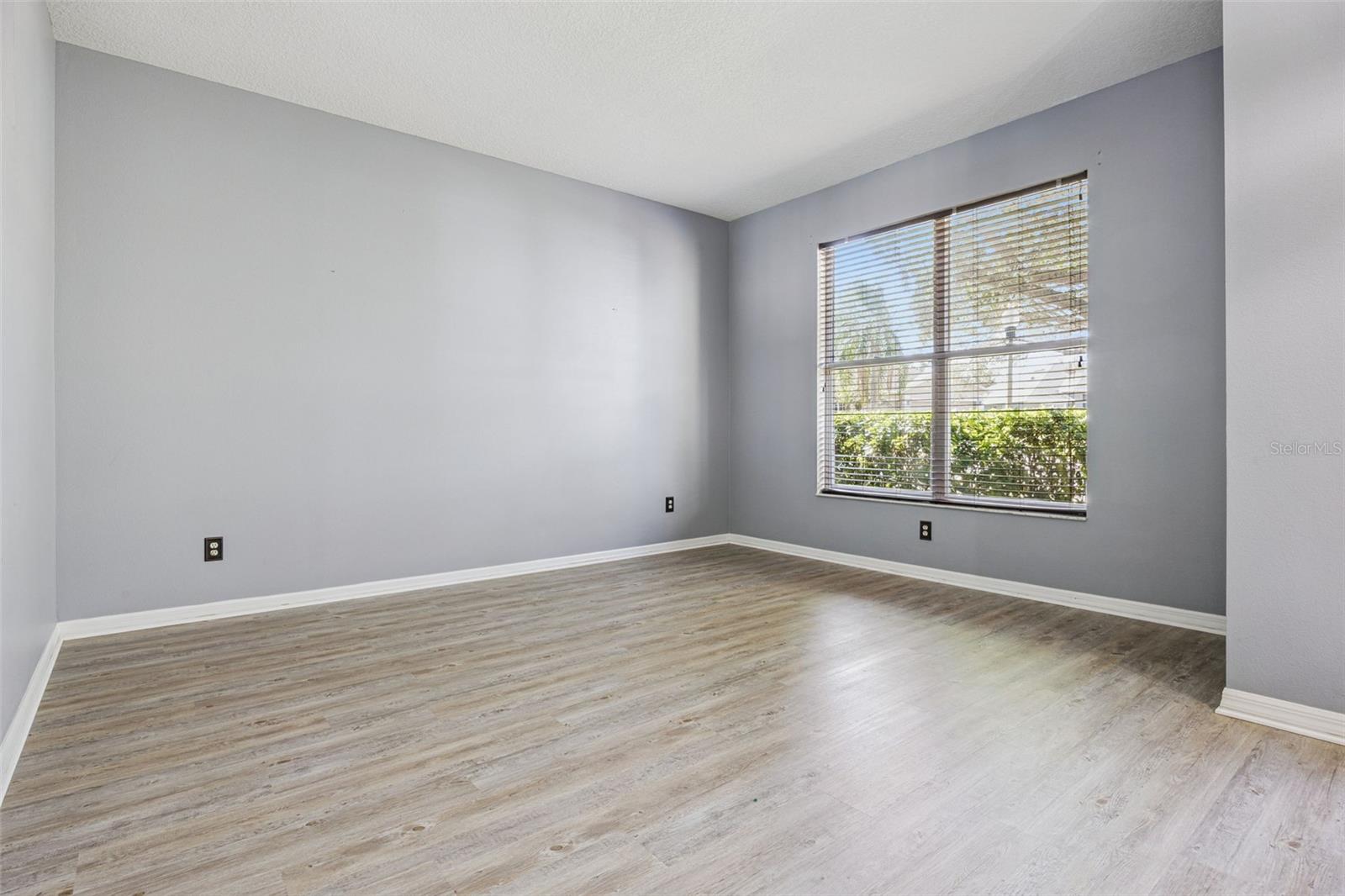 Image 25 of 35 For 111 Bismark Court