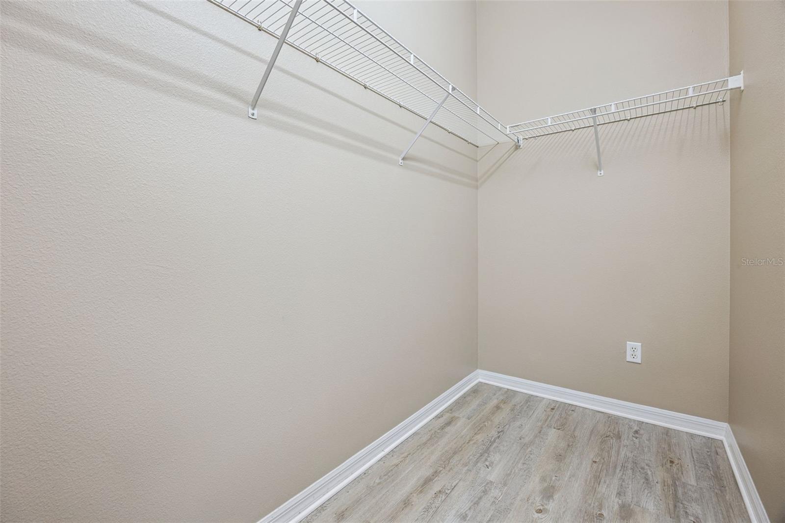 Image 28 of 35 For 111 Bismark Court