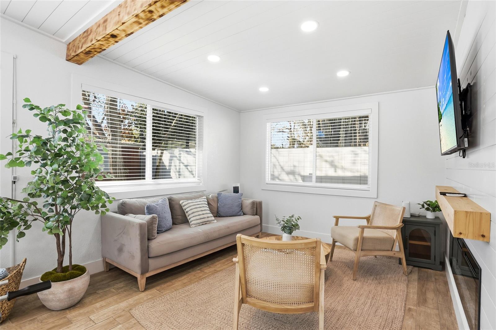 Image 12 of 24 For 1120 Nela Avenue