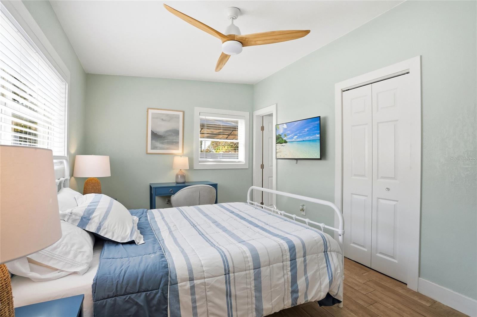 Image 13 of 24 For 1120 Nela Avenue