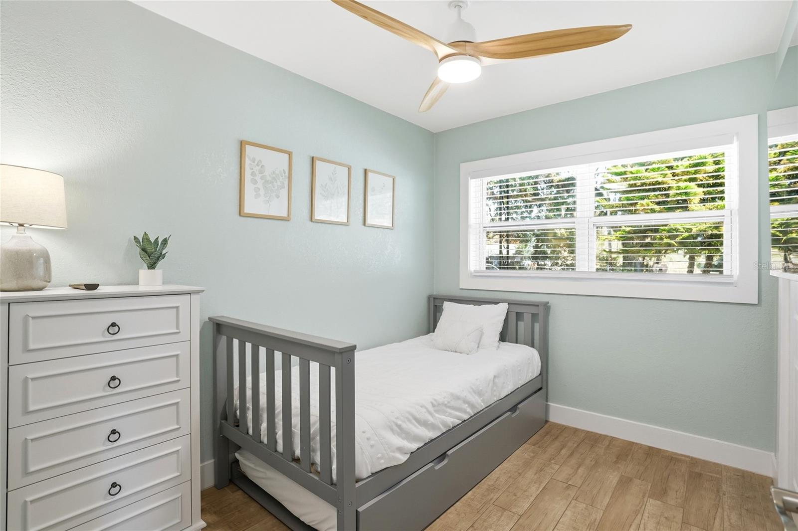 Image 18 of 24 For 1120 Nela Avenue