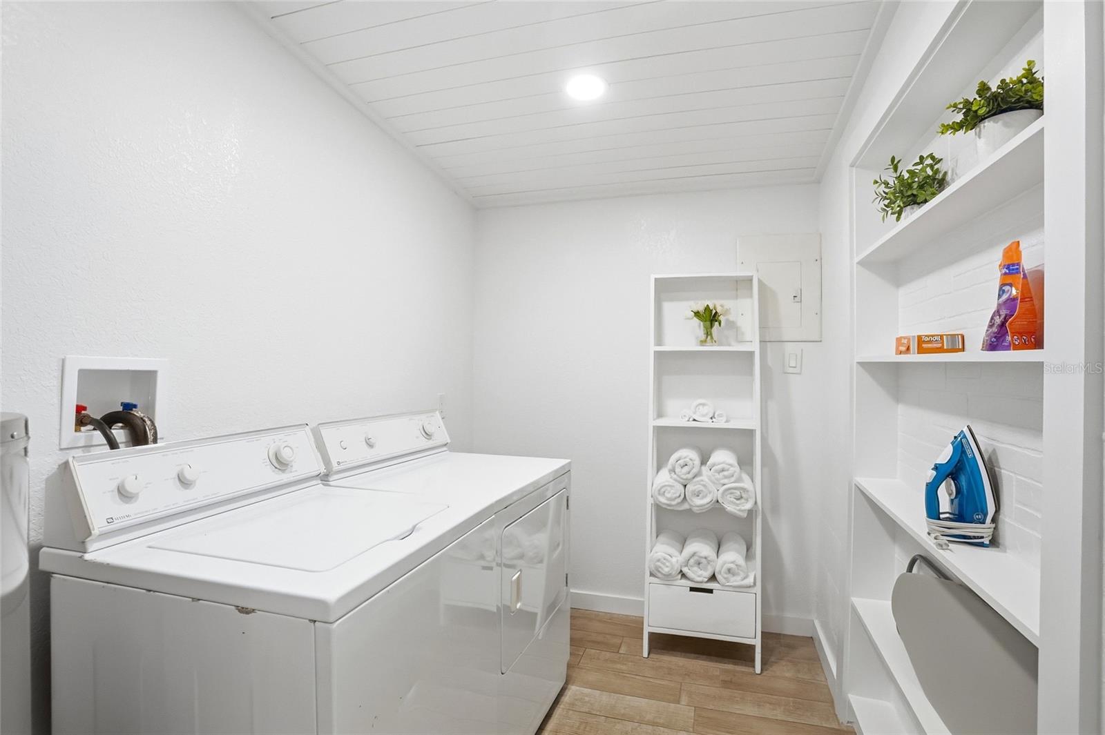 Image 19 of 24 For 1120 Nela Avenue