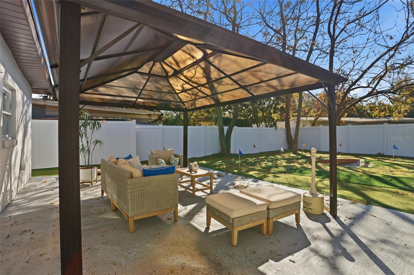 Image 21 of 24 For 1120 Nela Avenue