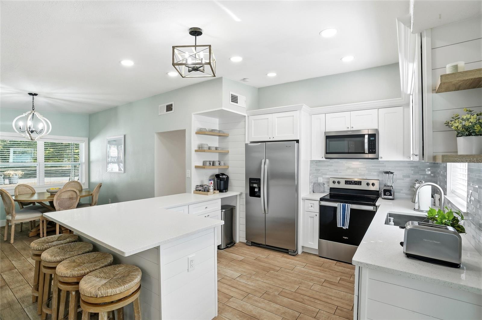 Image 5 of 24 For 1120 Nela Avenue