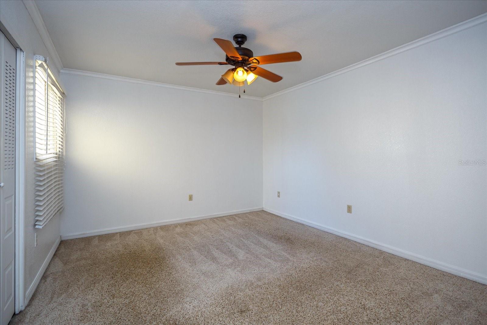 Image 12 of 20 For 908 Lake Destiny Road E