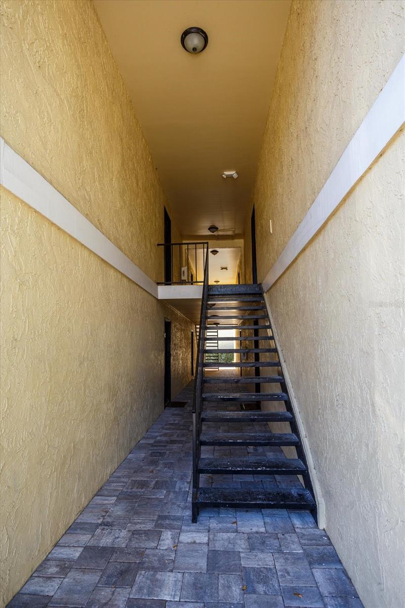 Image 3 of 20 For 908 Lake Destiny Road E