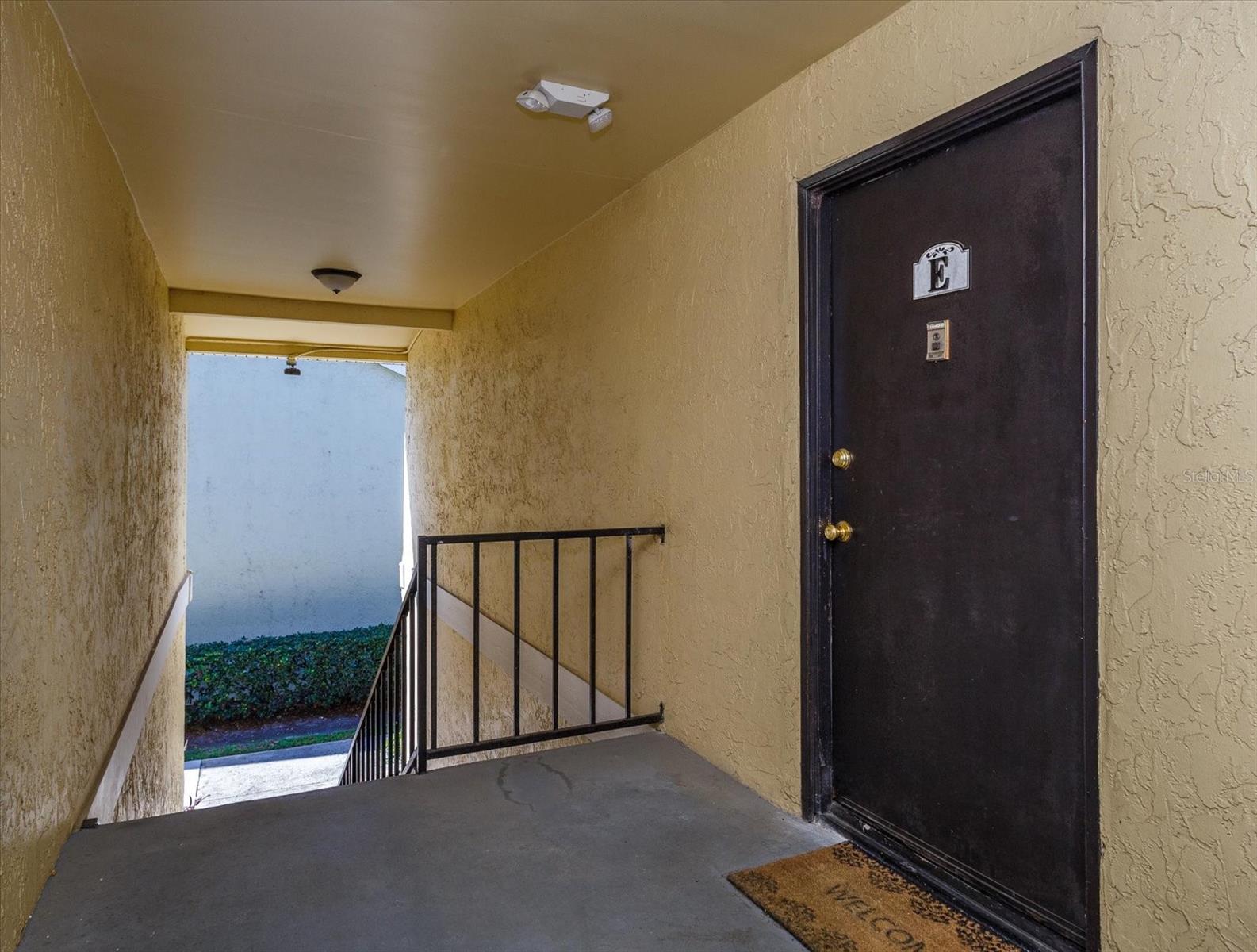 Image 4 of 20 For 908 Lake Destiny Road E