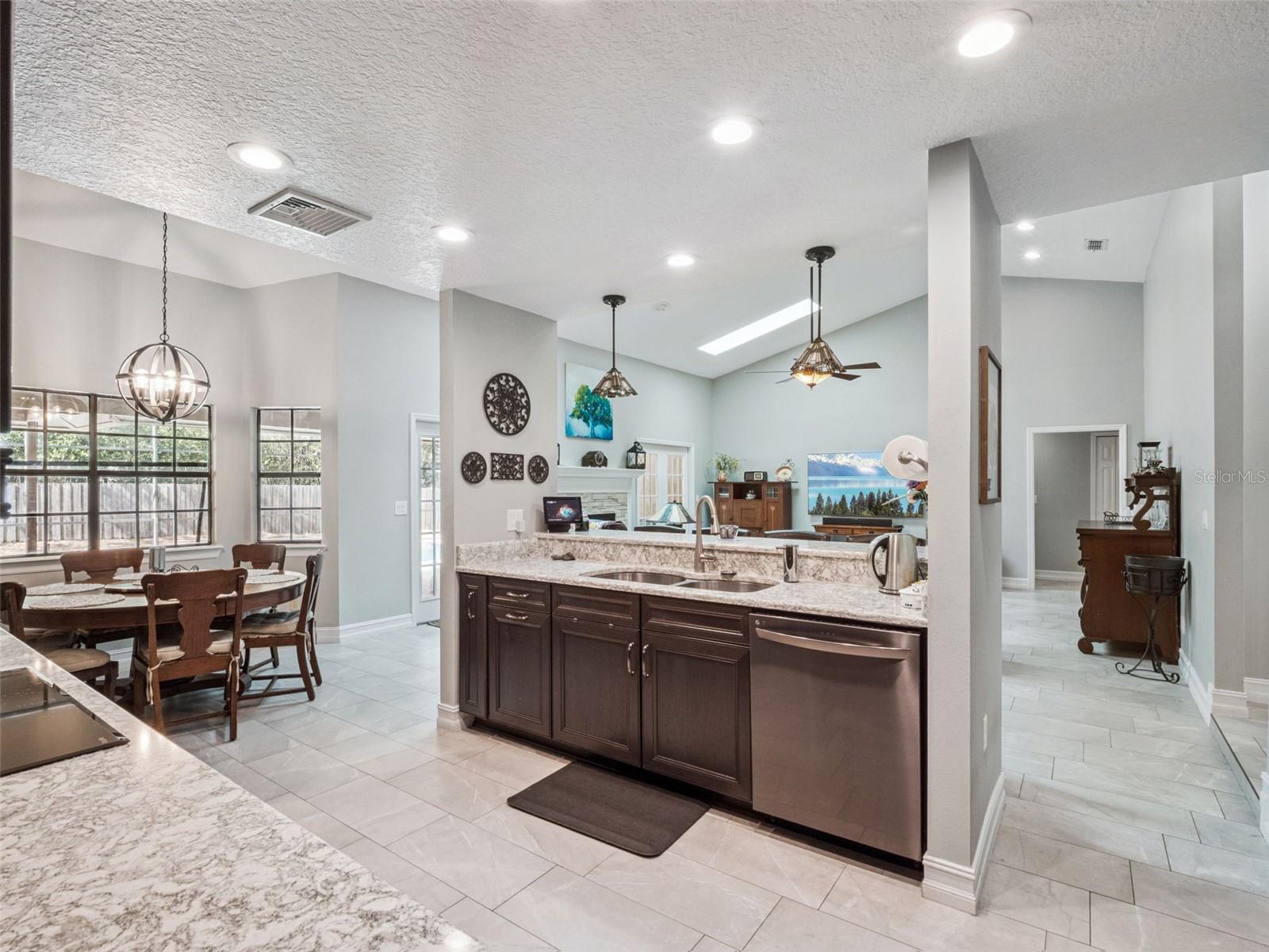 Image 11 of 44 For 5314 Shadywood Lane