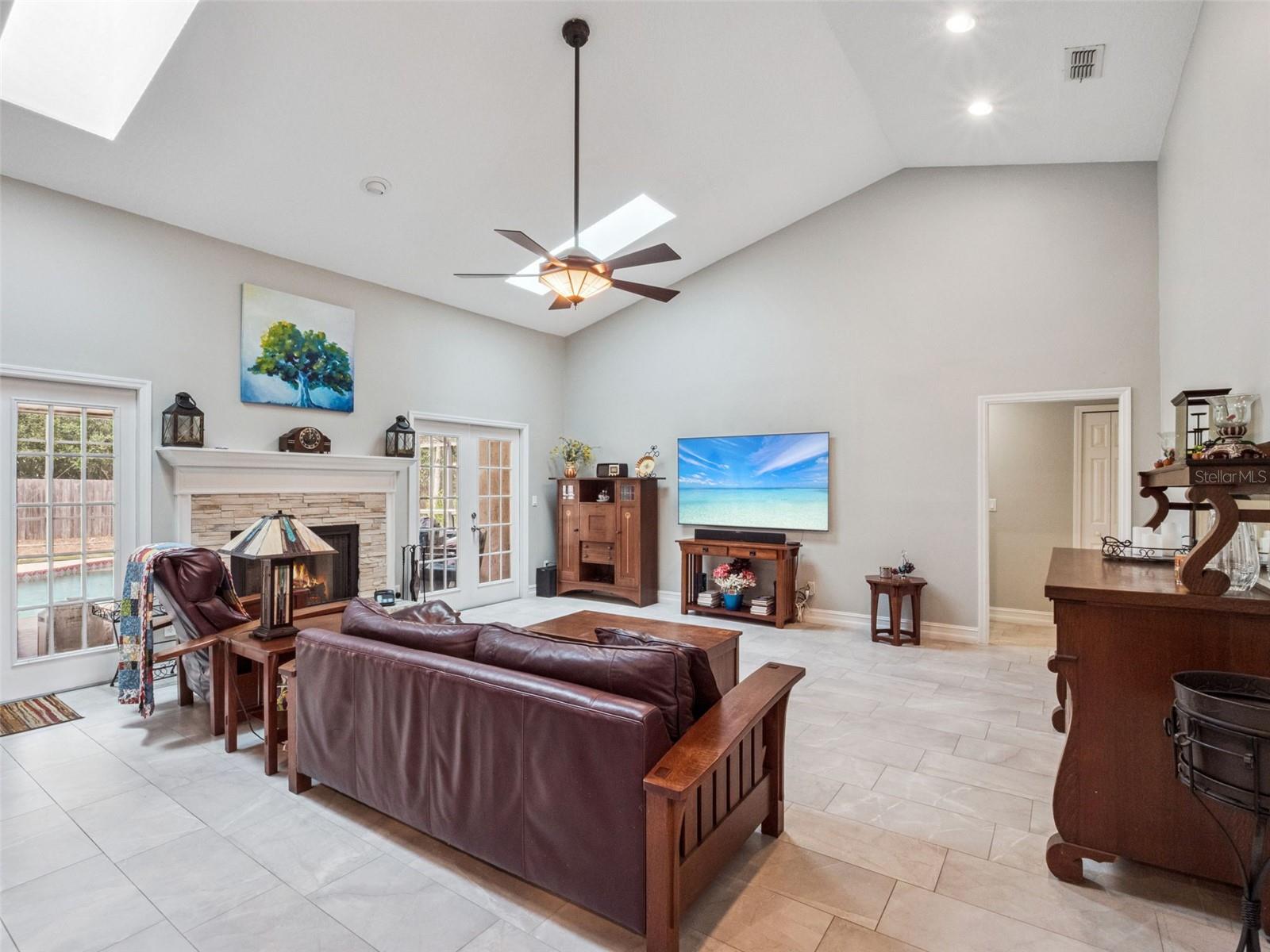 Image 15 of 44 For 5314 Shadywood Lane