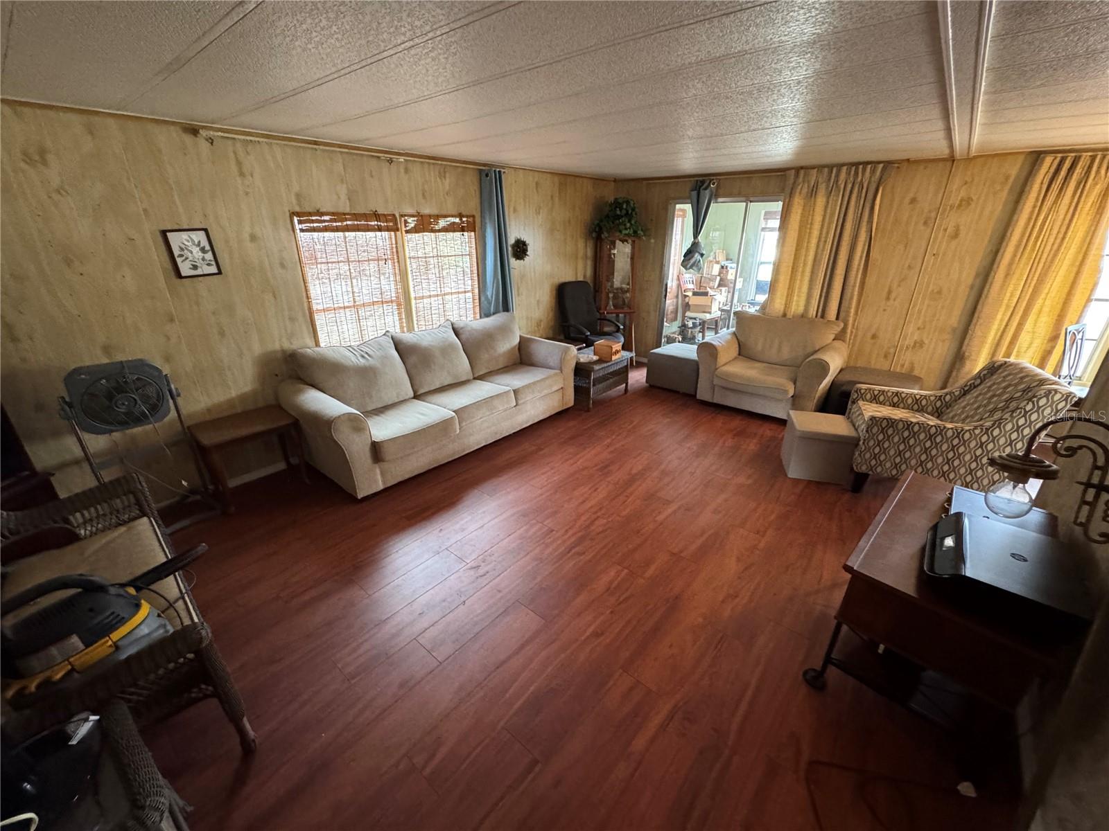 Image 4 of 11 For 4639 Coral Street