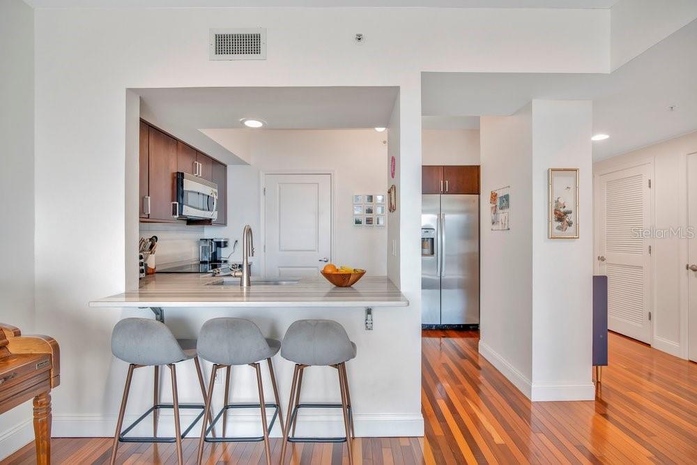 Image 9 of 54 For 322 Central Boulevard 1005