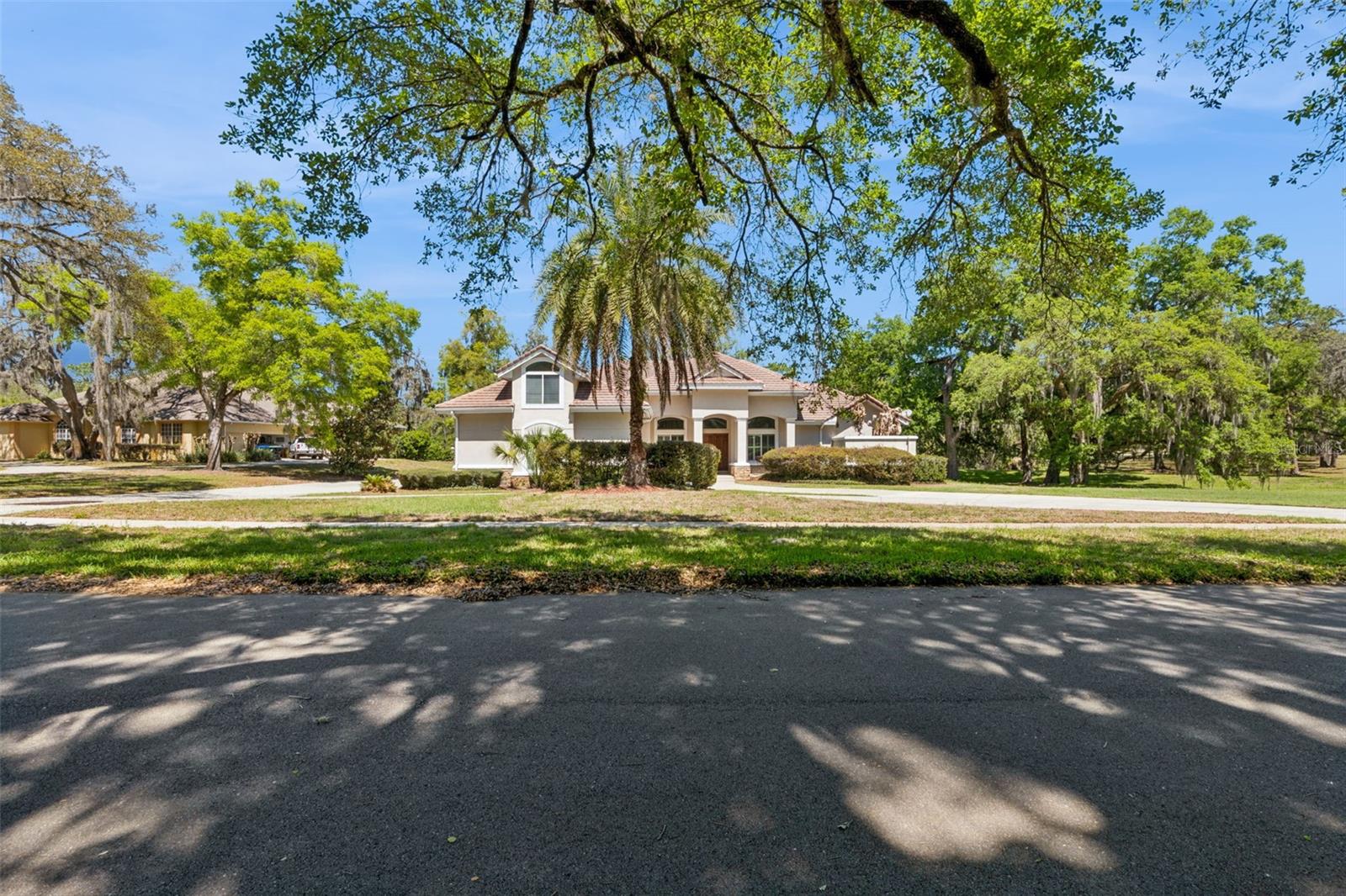 Image 4 of 92 For 1303 Lavanham Court