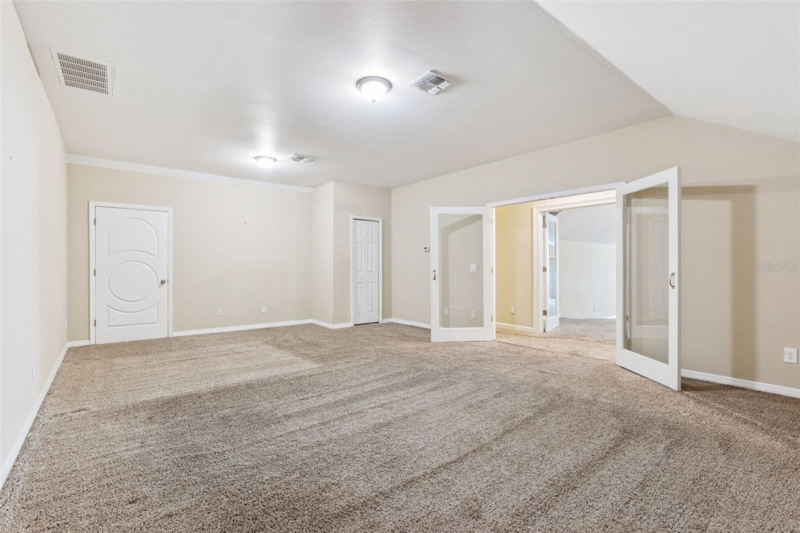 Image 41 of 92 For 1303 Lavanham Court