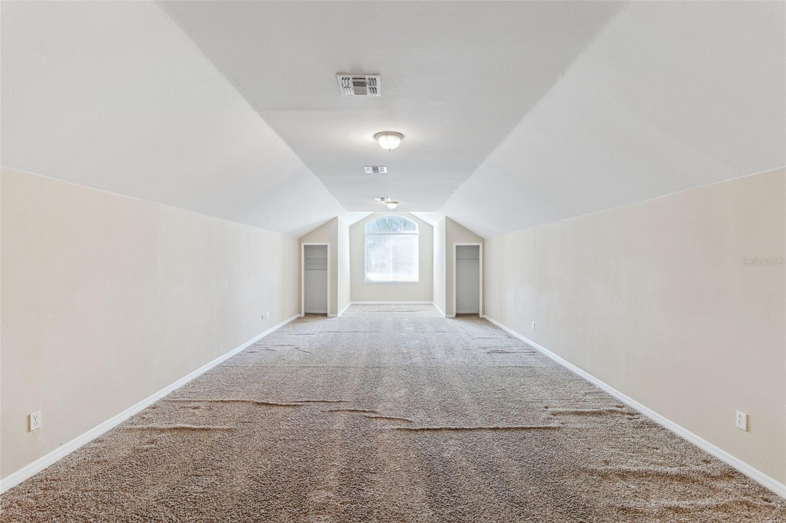 Image 43 of 92 For 1303 Lavanham Court