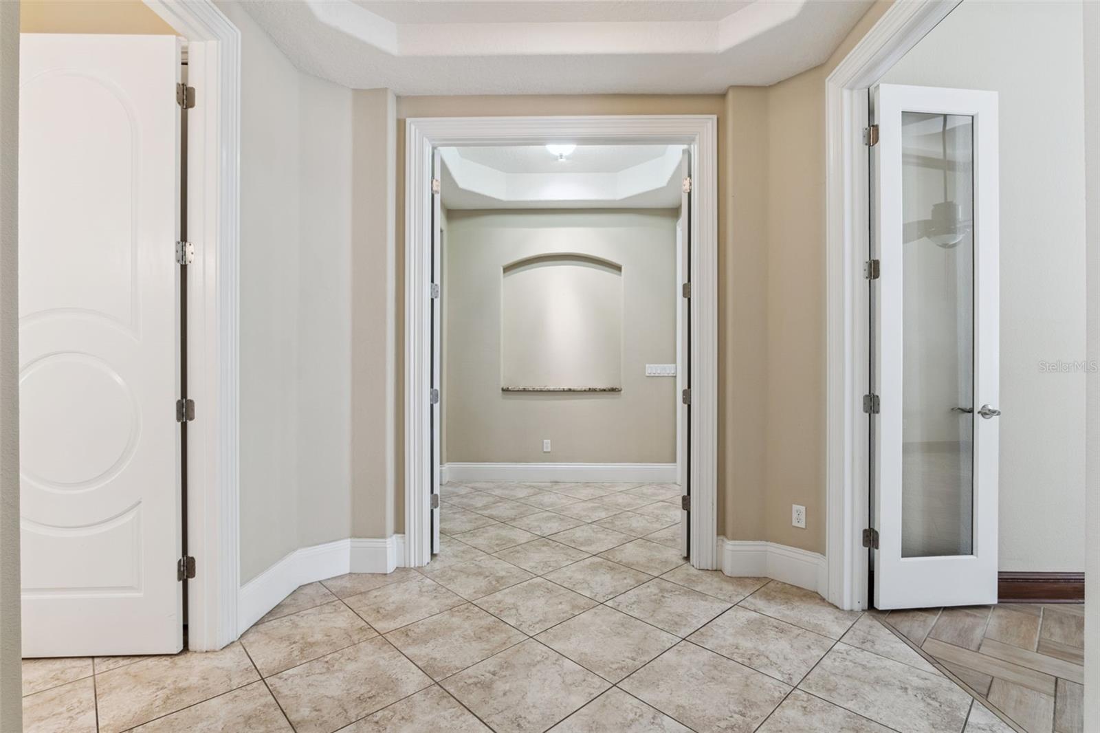 Image 50 of 92 For 1303 Lavanham Court