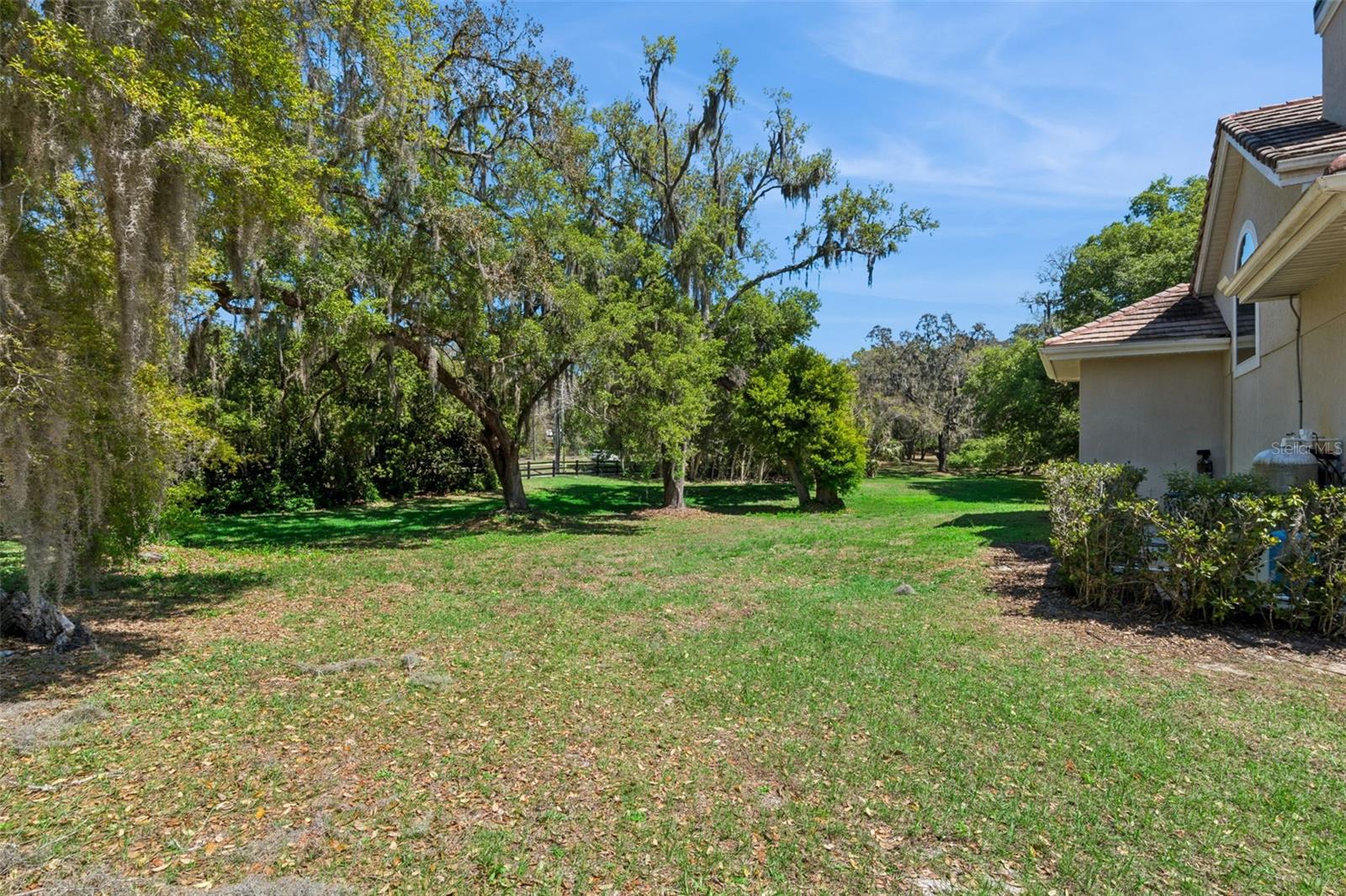 Image 64 of 92 For 1303 Lavanham Court