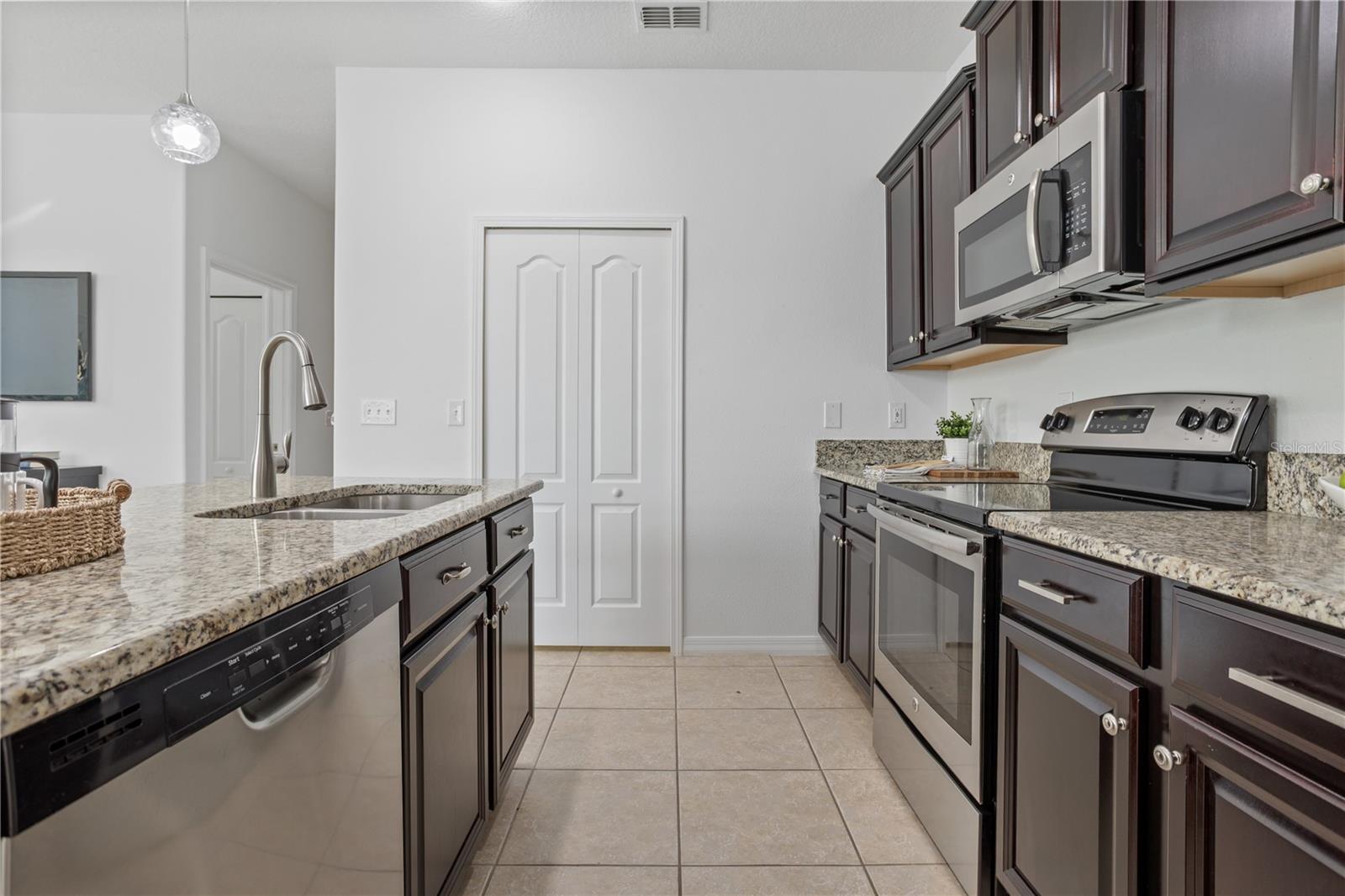 Image 14 of 53 For 1264 Seburn Road