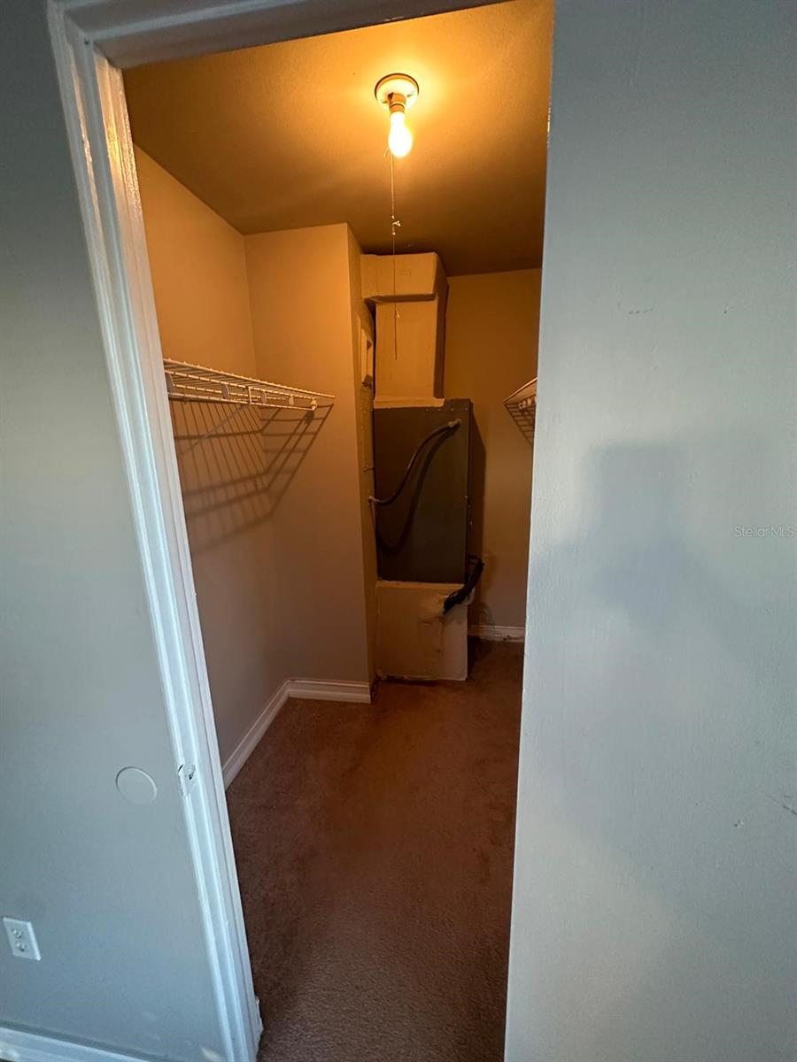 Image 26 of 43 For 1830 Maravilla Avenue 206