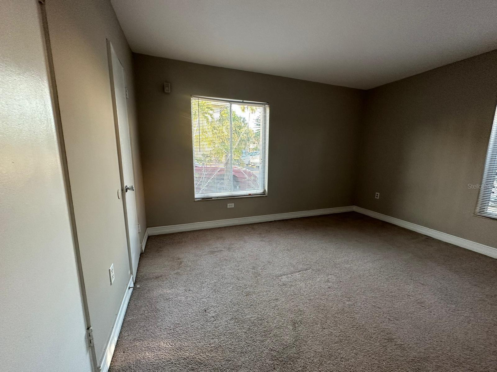 Image 28 of 43 For 1830 Maravilla Avenue 206