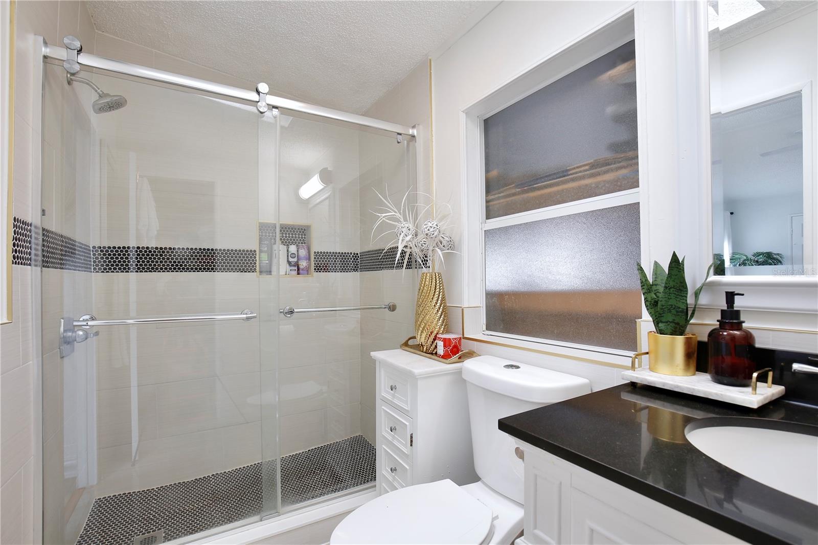 Image 21 of 48 For 114 Douglas Park Avenue