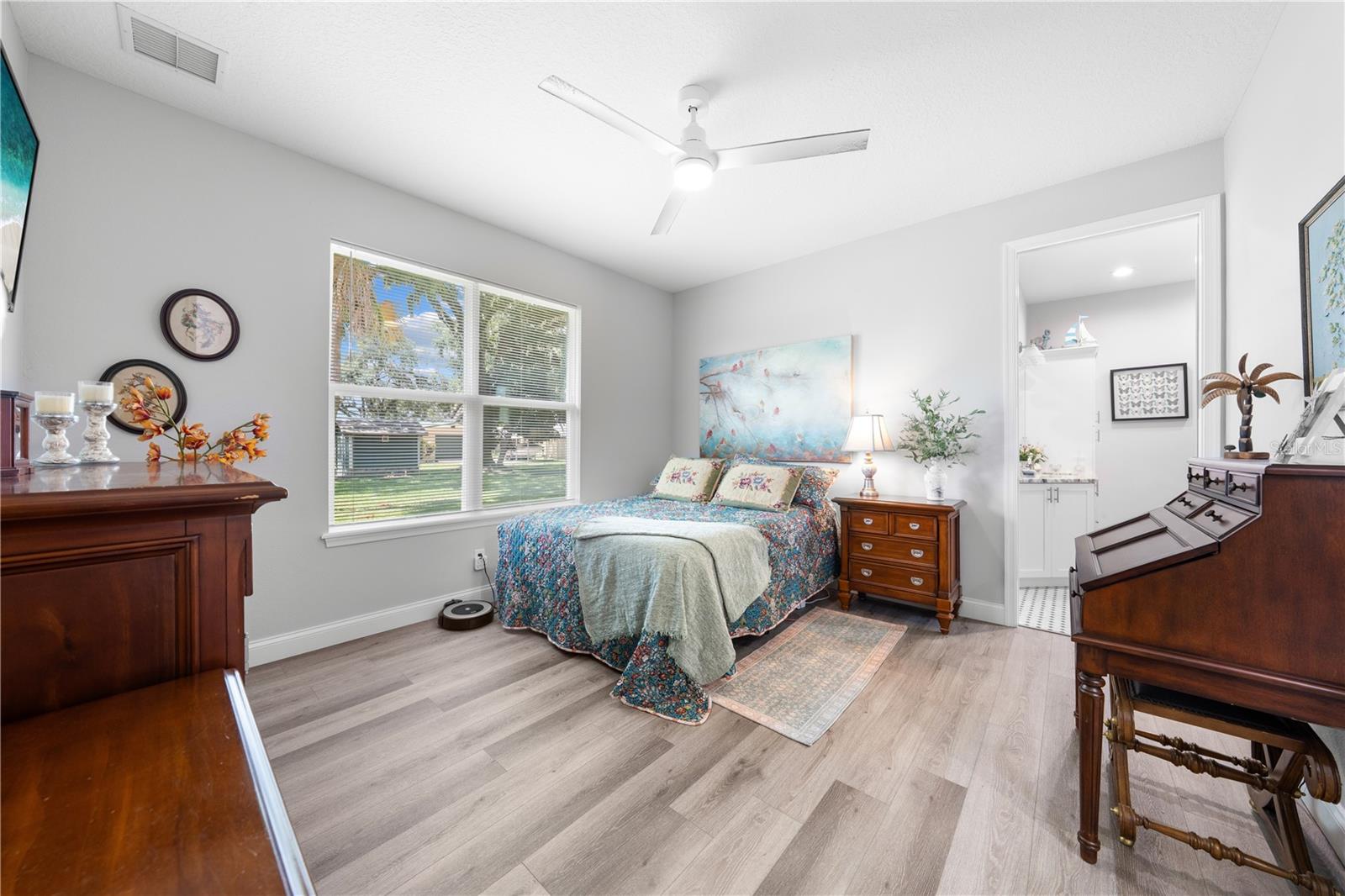 Image 26 of 65 For 5868 Alligator Lake Shore W