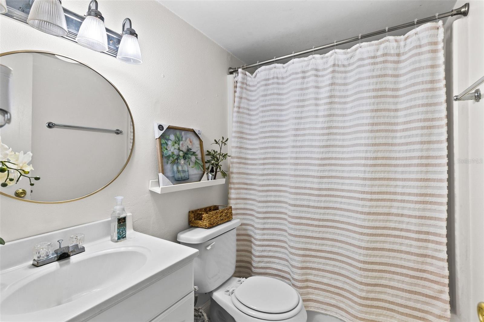 Listing photo id 11 for 278 Scottsdale Square 278