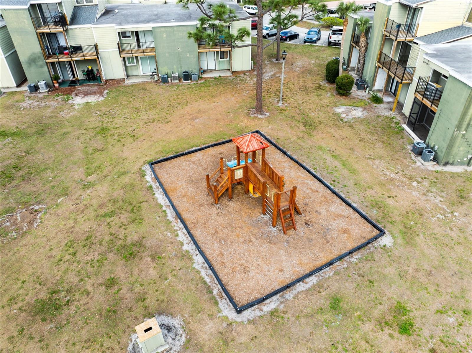 Listing photo id 25 for 278 Scottsdale Square 278