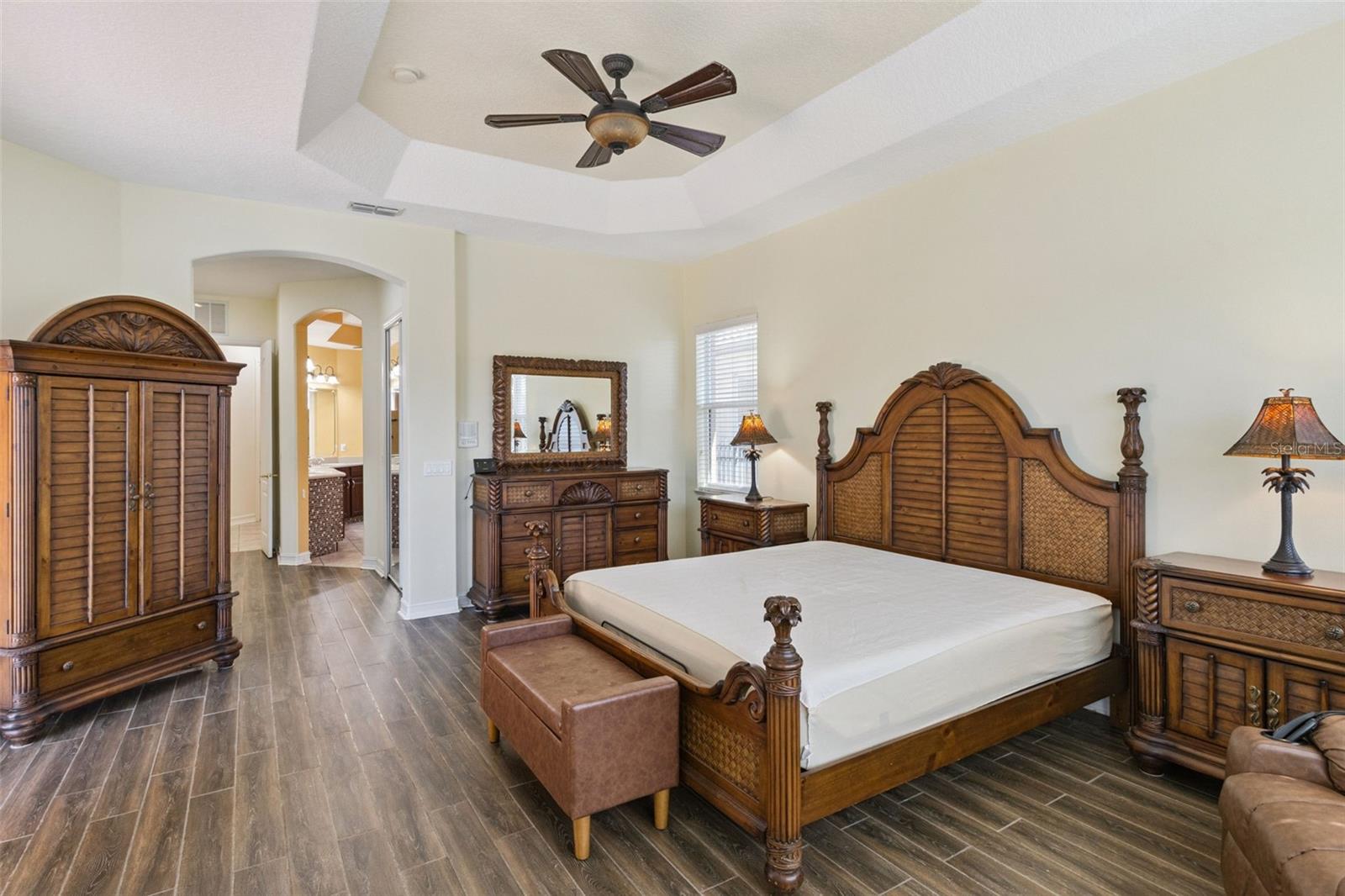 Image 18 of 47 For 6473 Everingham Lane