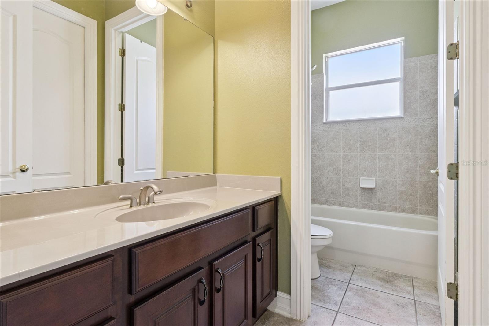 Image 26 of 47 For 6473 Everingham Lane