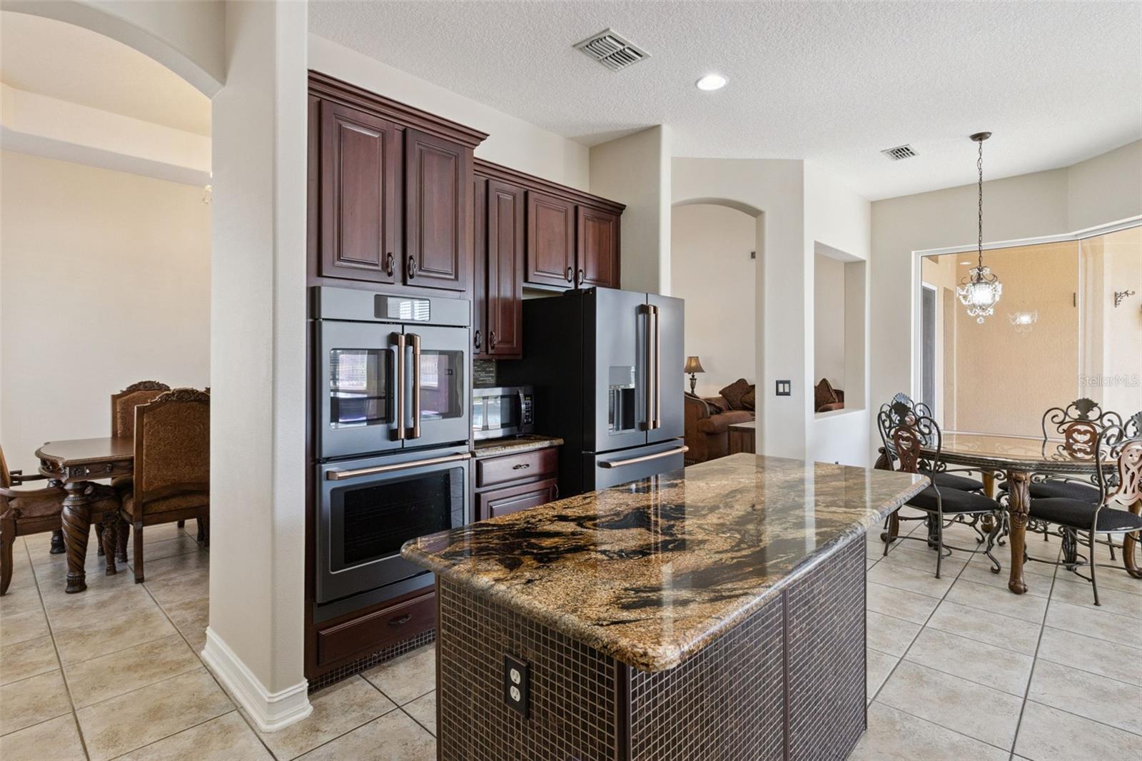 Image 8 of 47 For 6473 Everingham Lane