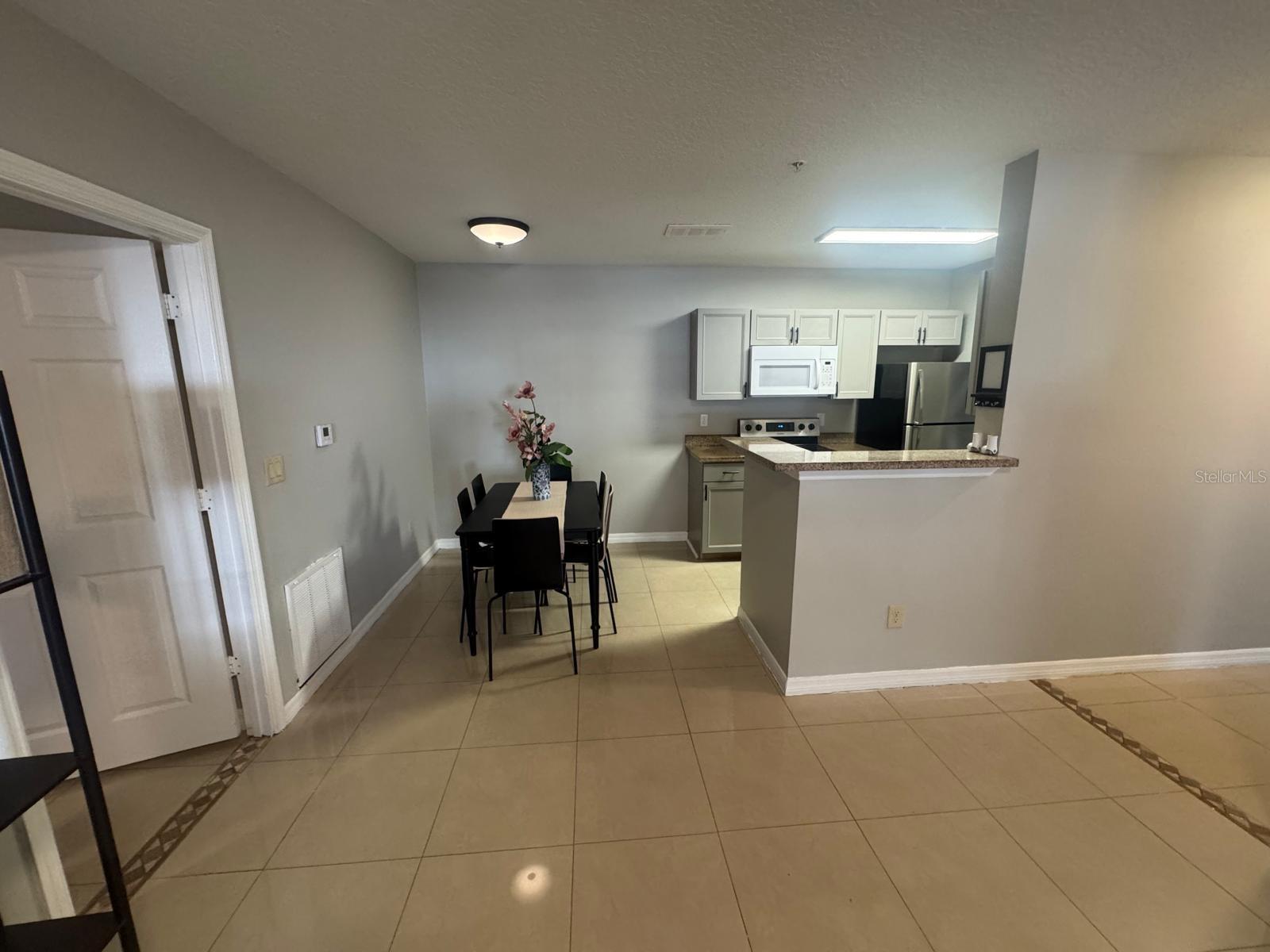 Image 5 of 17 For 4356 Kirkman Road 511