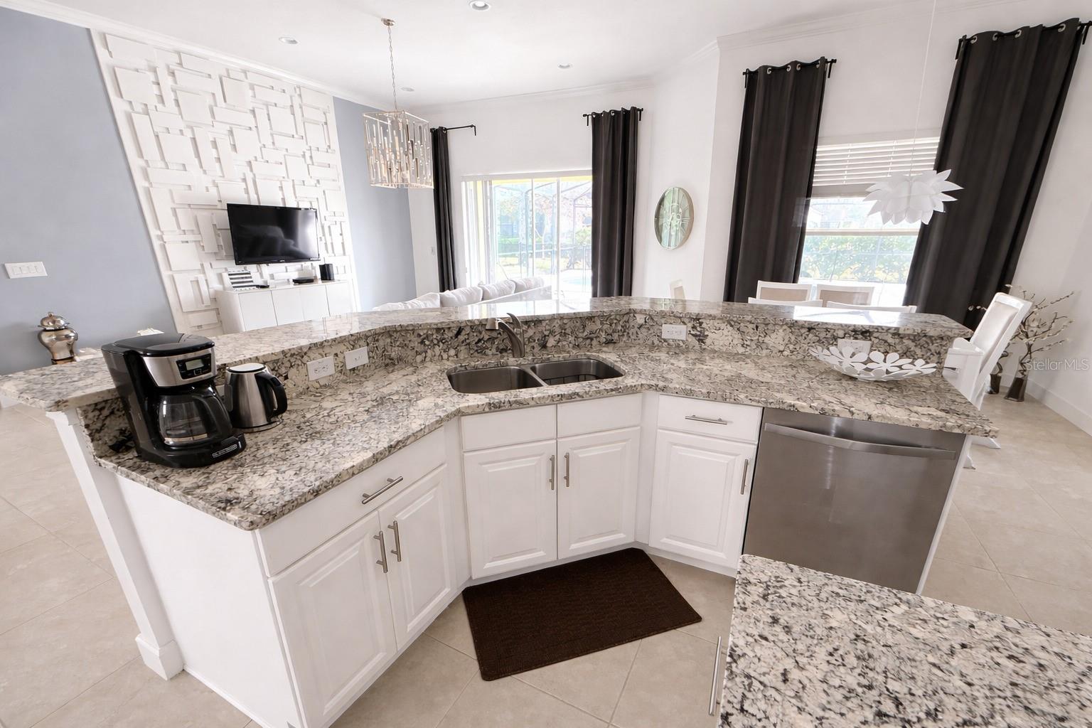 Image 10 of 47 For 4084 Oaktree Drive