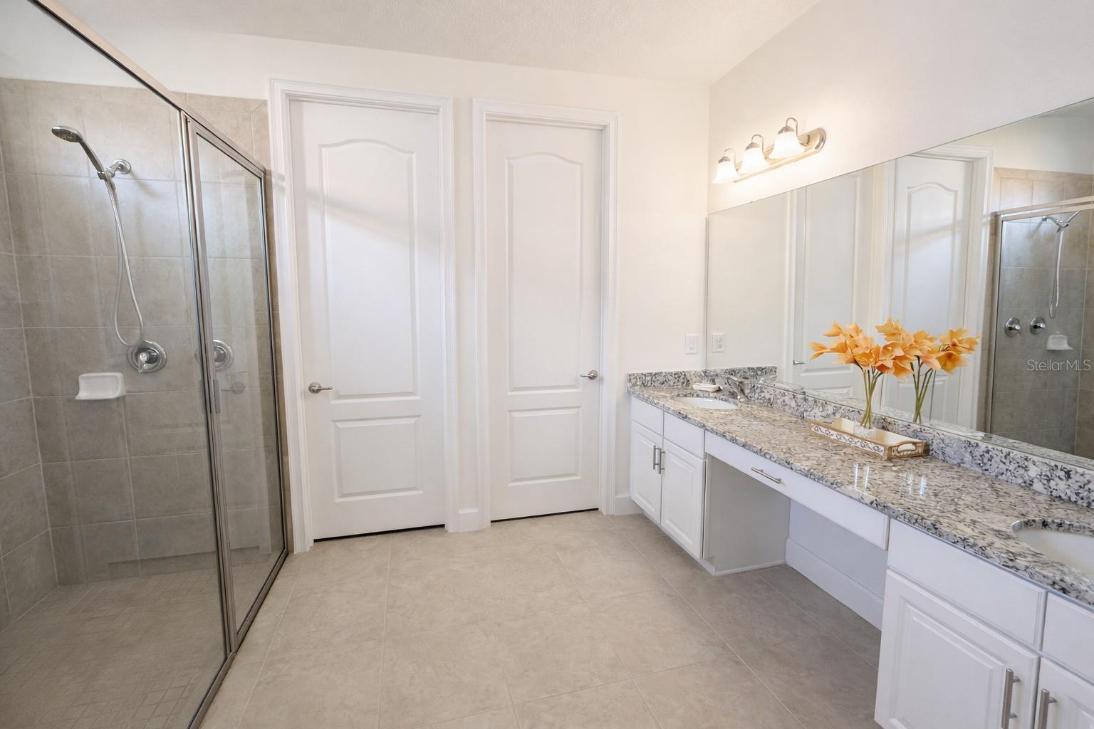 Image 21 of 47 For 4084 Oaktree Drive