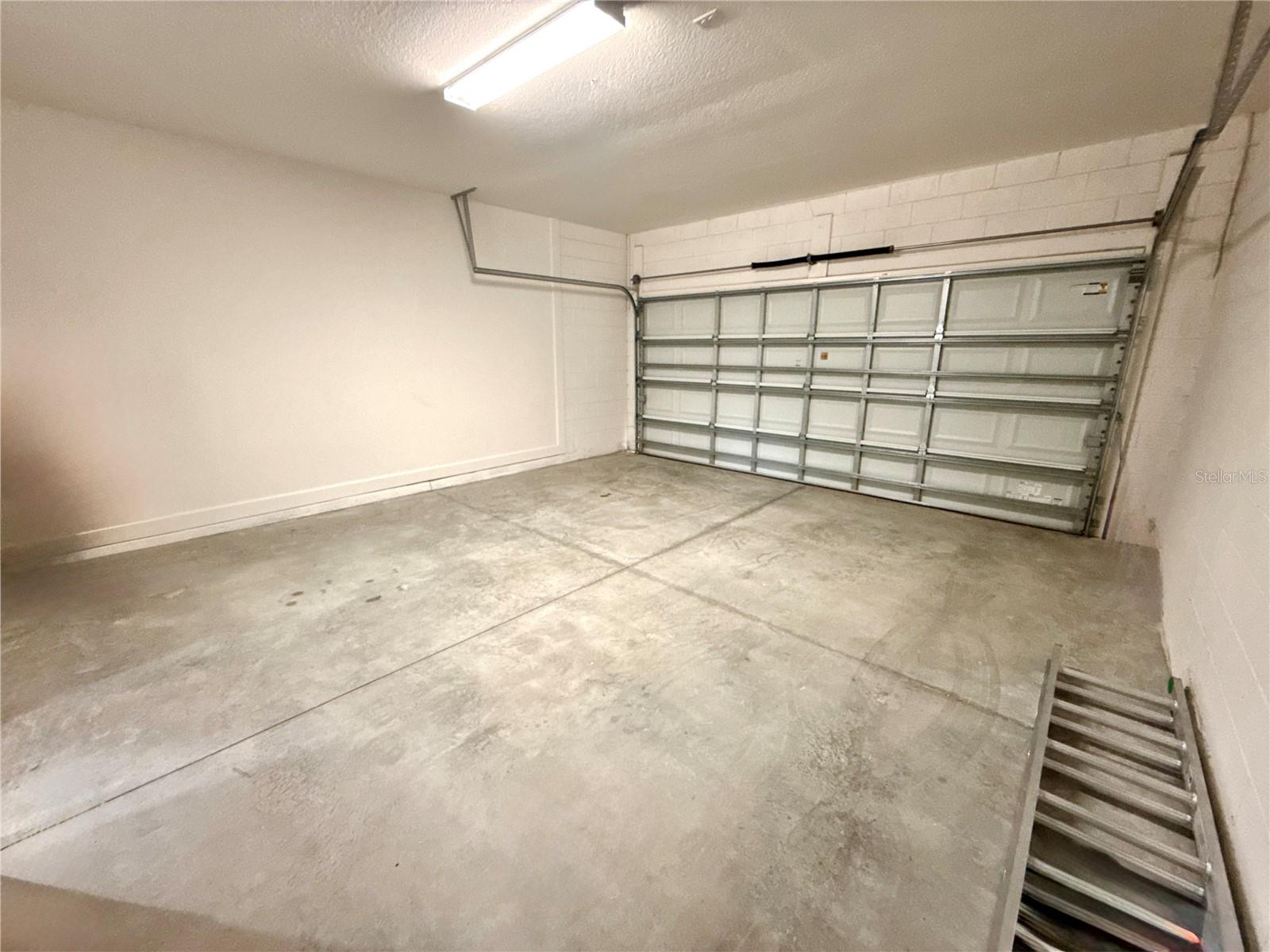 Image 41 of 47 For 4084 Oaktree Drive