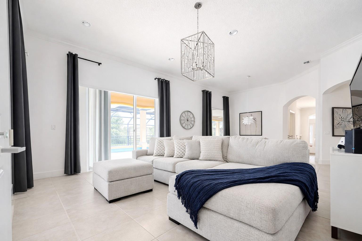 Image 7 of 47 For 4084 Oaktree Drive