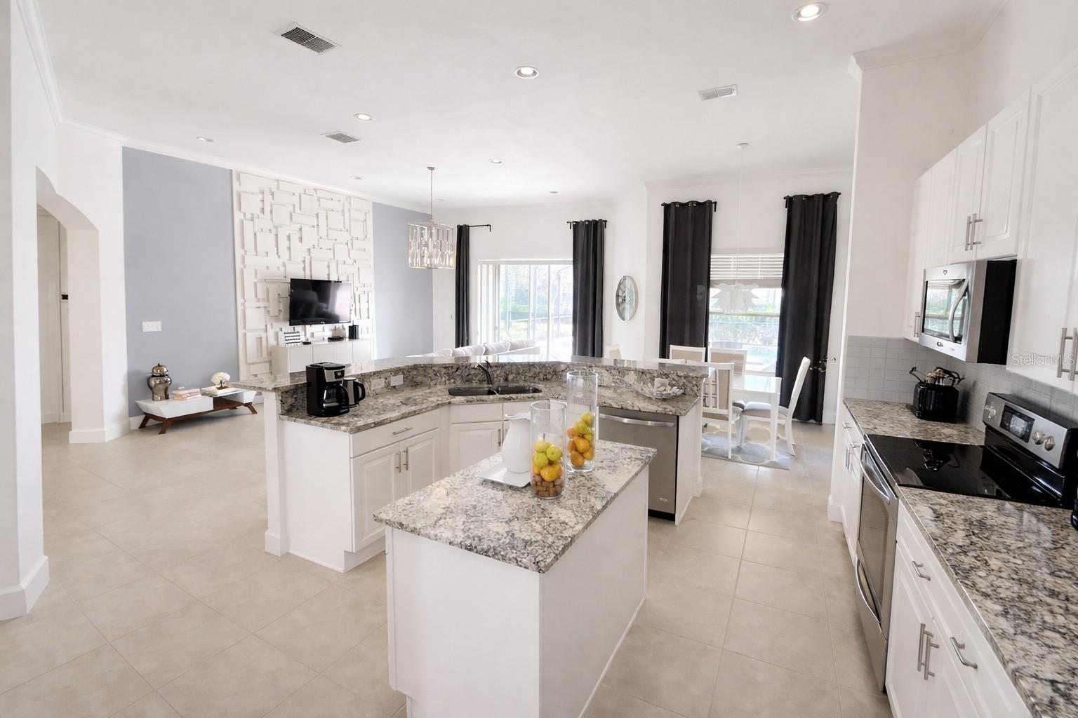 Image 9 of 47 For 4084 Oaktree Drive