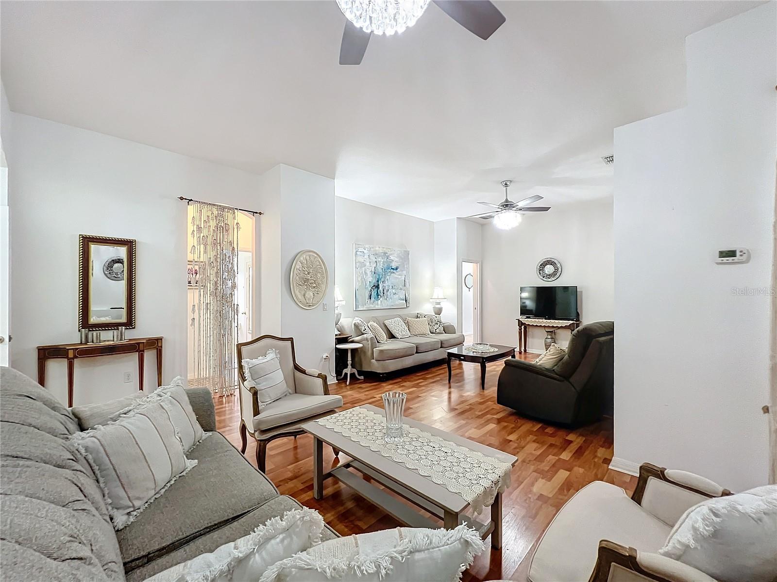 Image 16 of 73 For 4729 Spindletree Lane