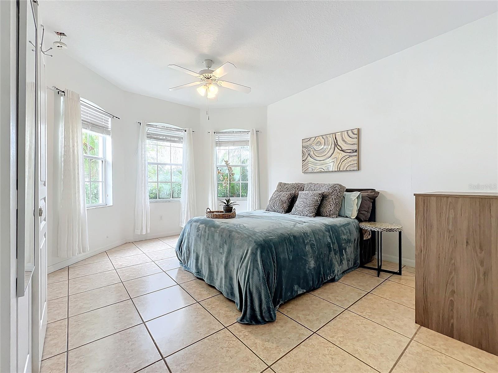 Image 38 of 73 For 4729 Spindletree Lane